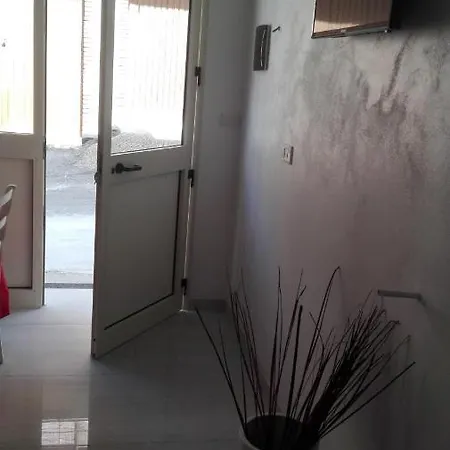 Sweety House 3* San Giovanni Gemini
